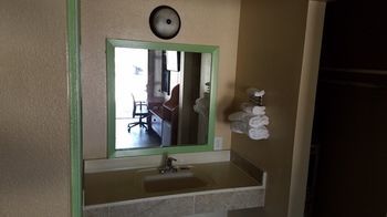 Budget Inn Edinburg Εξωτερικό φωτογραφία